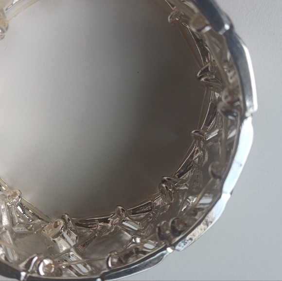 Beautyful silver bracelet one size fits all - Picture 3 of 3